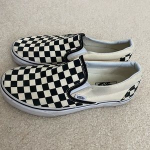 Womens 8.5/Mens 7 checkered Vans